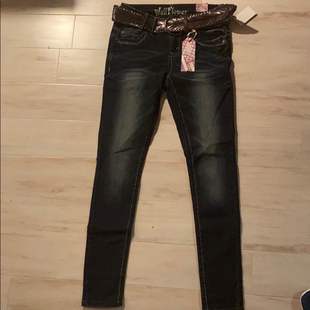 Wallflower Skinny Jeans with Belt NWT Sz 3